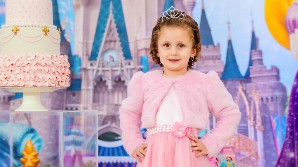 5 ANOS HELENA