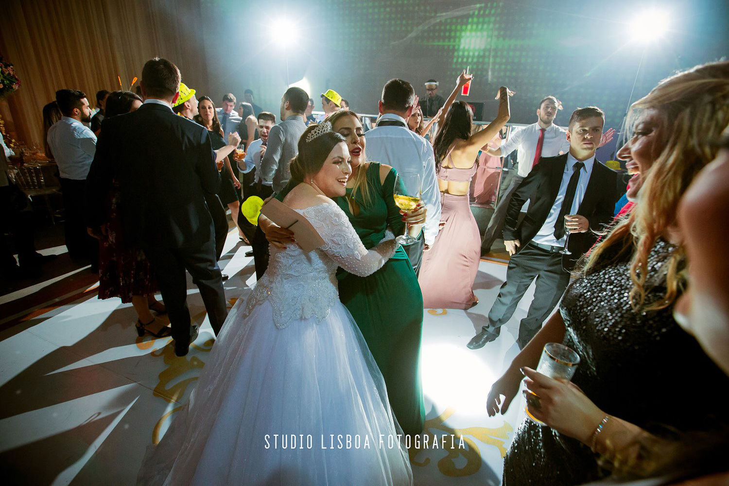 Foto Wedding Roberta e Roberth Foto Wedding Roberta e Roberth - Imagem 153